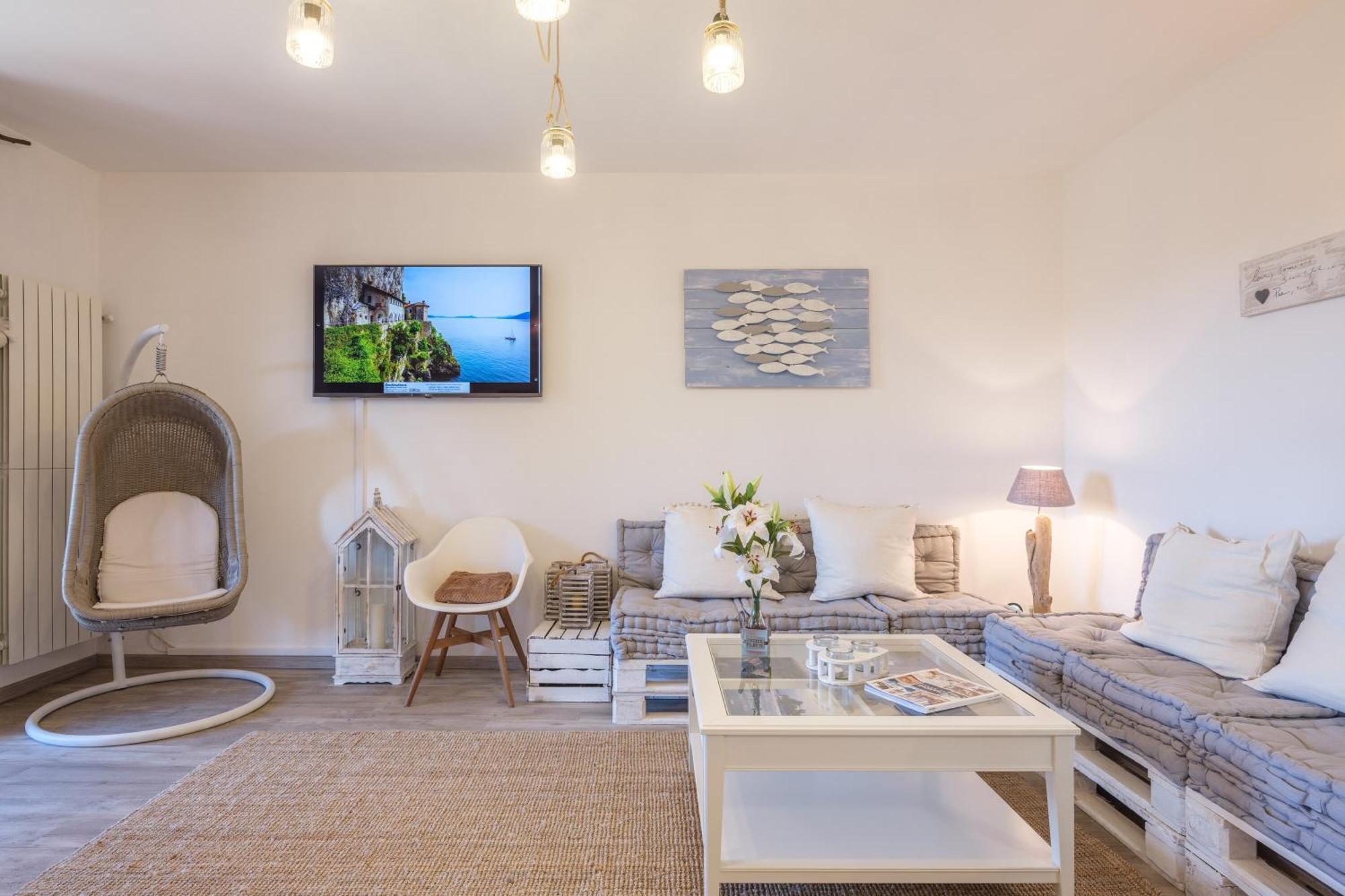 La Luna Nel Lago Lake View Garden - Happy Rentals إيسبرا المظهر الخارجي الصورة